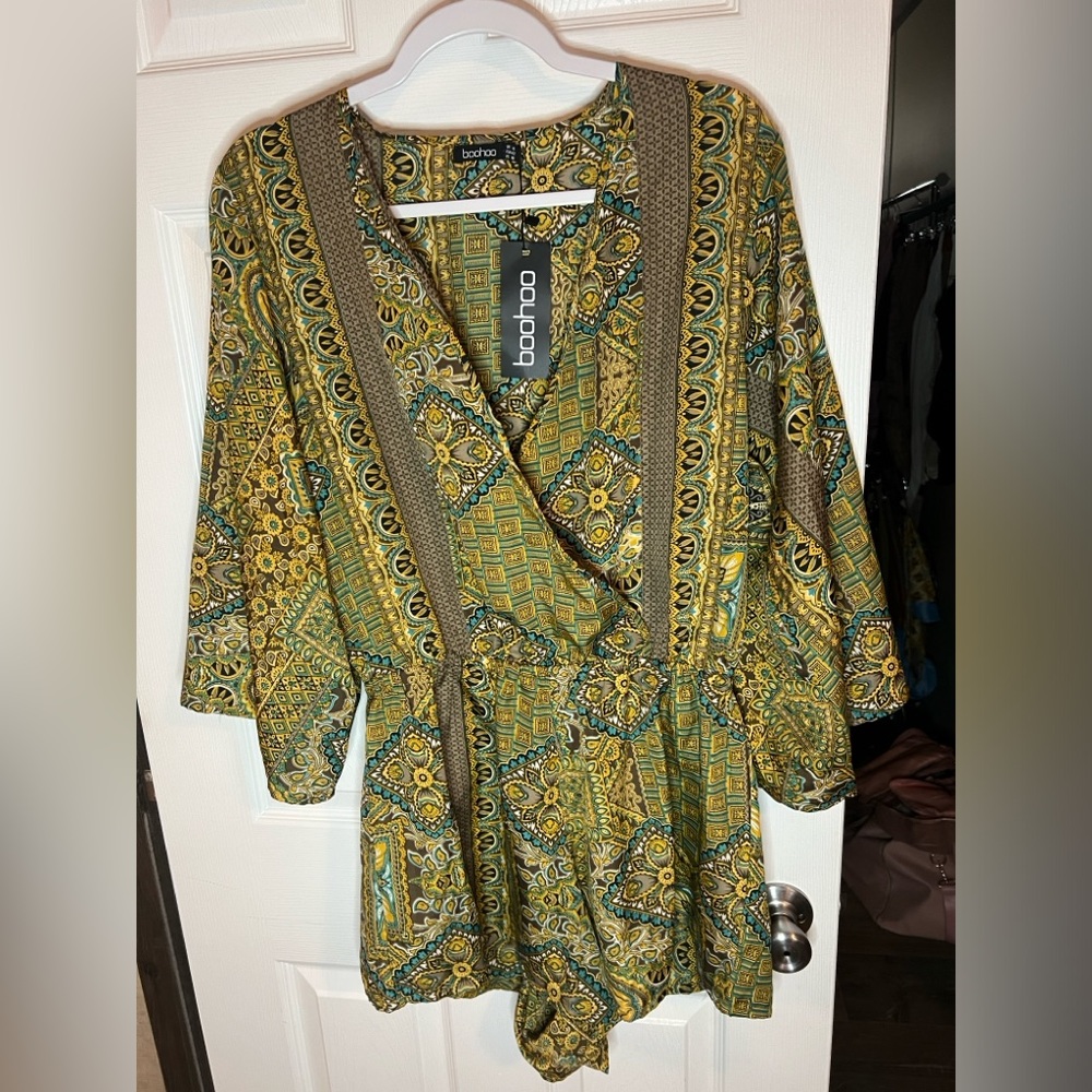 Boohoo Paisley Aztec Print Wrap Romper – US 10